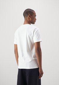 Pepe Jeans CLAUDE - Apdrukāts T-krekls - off white