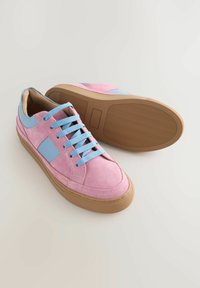 Next REGULAR FIT - FOREVER COMFORT ROUND TOE - Matalavartiset tennarit - pink