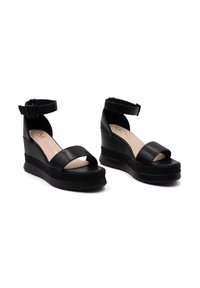 ALV by Alviero Martini Sandali con tacco - black