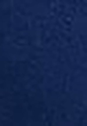 Tissu texturé bleu foncé avec un léger éclat. Présente une surface lisse et uniforme avec des variations subtiles de tonalité. Aucun motif ni accent visible.