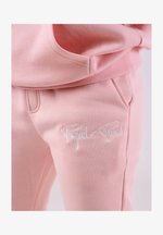 Dropsize JOGGER - Pantalon de survêtement - pink frosting/rose Dropsize JOGGER - Pantalon de survêtement - pink frosting/rose