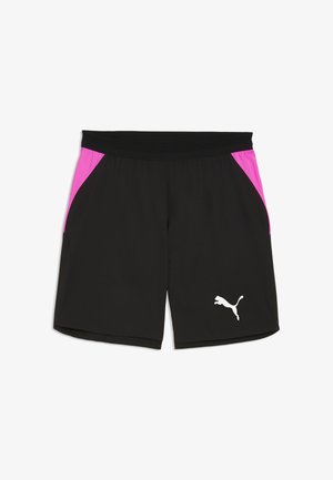 Sorte atletikshorts med lyserøde sidestykker, elastisk talje og hvidt Puma-logo på venstre ben.