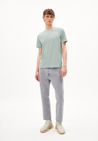 ARMEDANGELS JAAMEL STRUCTURE - T-Shirt basic - morning dew