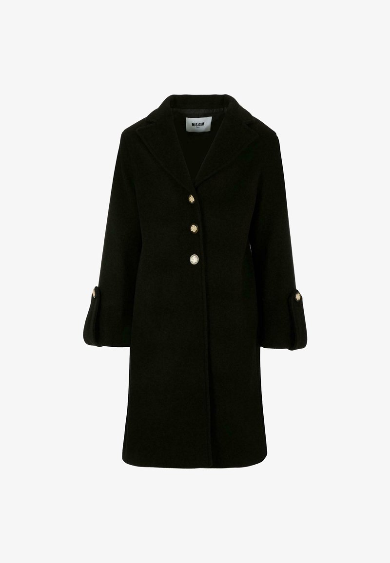 Manteau en laine noire avec un col cranté, trois boutons décoratifs et des manches trois-quarts avec des accents de boutons.