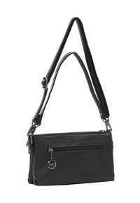 Borsa a tracolla in pelle nera con finitura testurizzata, tracolla regolabile, tasca frontale con zip e dettagli in metallo argentato.