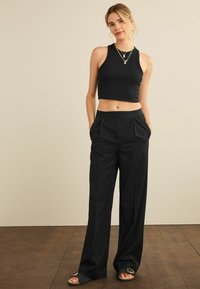 Next - TAILORED ELASTICATED WAIST WIDE LEG  - Pantalones - black Imagen en miniatura 1