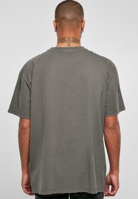 Urban Classics DISTRESSED - T-shirts - darkshadow