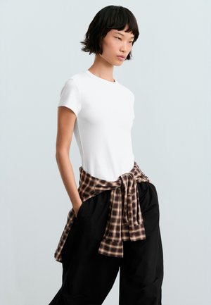 OYSHO, T-shirt basique - stone