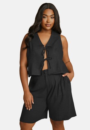 Yours Clothing Short - black