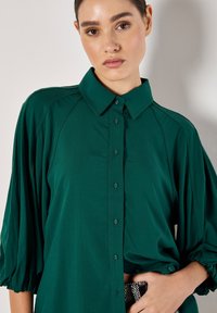 Apricot Hemdbluse - green