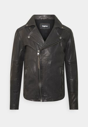 Veste de motard en cuir noir avec fermeture éclair asymétrique, poches latérales zippées, col à boutons-pression et détails côtelés sur les manches et les épaules.