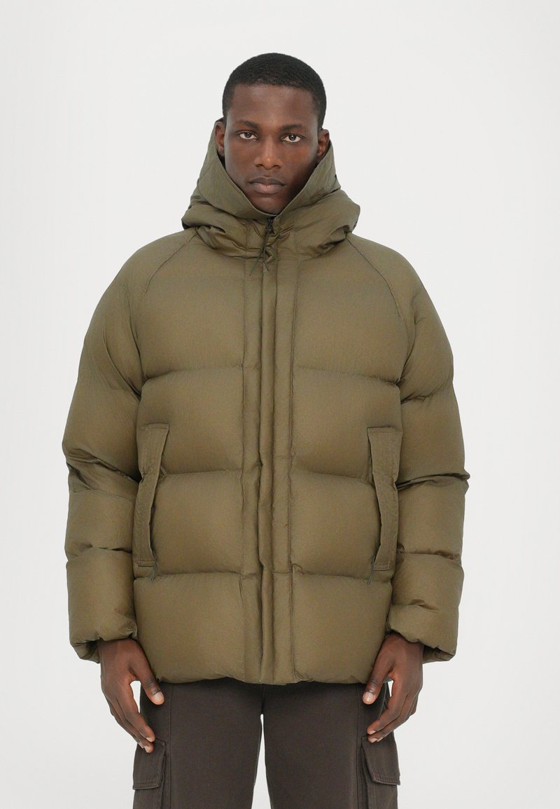 CLOSED PUFFER JACKET - Winter jacket - marsh green