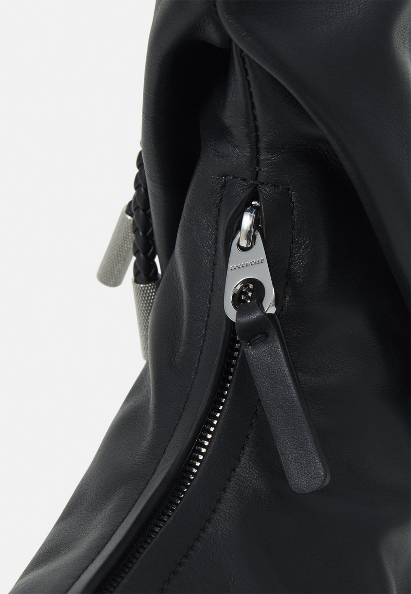 Damen Handtaschen | Coccinelle SINFONIA Handtasche noir/schwarz - WR79602 Damen Handtaschen | Coccinelle SINFONIA Handtasche noir/schwarz - WR79602