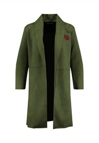 Olijfgroene, lange jas met een getailleerde silhoeët, gemaakt van zacht materiaal, met een kersenontwerp aan de linkerkant.