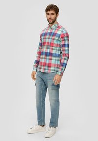 s.Oliver KARIERTES - Overhemd - türkis