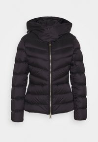 Sort puffjakke med hætte, med en frontlynlås, quiltet design med vandrette sektioner og sidelommer.