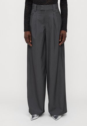 ONLNISA LIFE WIDE  - Bukse - dark grey melange/ultimate gray
