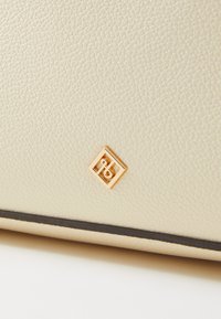 Thumbnail-Bild 5