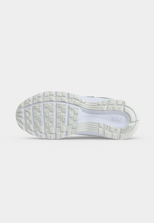 Nike P 6000 LACE UNISEX - Trainers - white/photon dust/metallic silver-coloured — photo 6