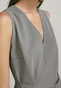 Massimo Dutti Vapaa-ajan mekko - grey