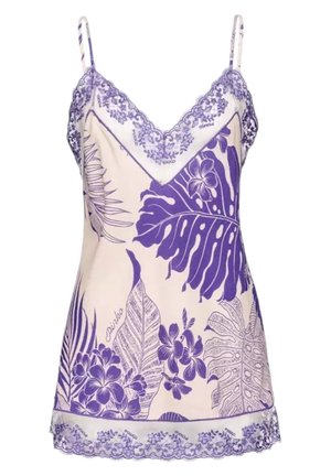 Fioletowa i biała koszulka na ramiączkach z wzorem kwiatów i liści, ozdobiona koronką, z regulowanymi ramiączkami, wykonana z miękkiego, gładkiego materiału.