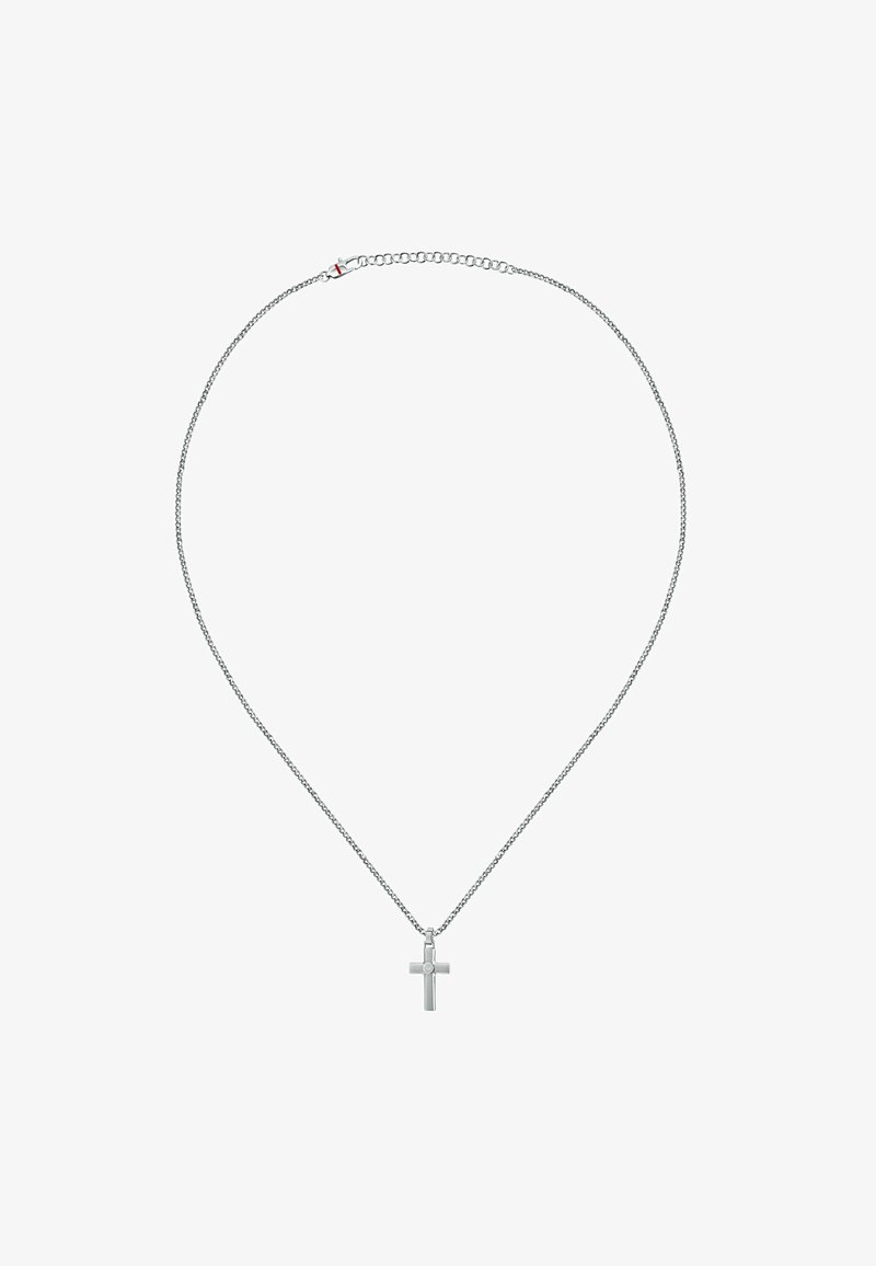Collana in argento con un semplice pendente a croce. La catena ha una finitura texture e la croce presenta un accento circolare liscio.