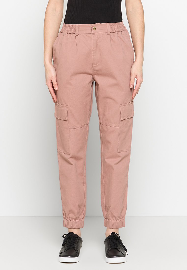 Barbour International Cargobroek lichtrood Barbour International Cargobroek lichtrood