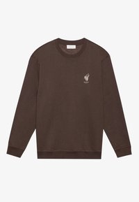 Bruine langemouwen sweatshirt met ronde hals, wolfshoofd graphic en tekst "BRAVE SPIRIT" op de linkerkant van de borst, plat gelegd op een witte achtergrond.