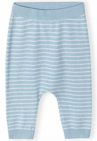 Svetlo modre pletene hlače z belimi vodoravnimi črtami, z rebrastim pasom in manšetami. Mehka tekstura, sproščen kroj in ukrivljeni odprtini za noge.