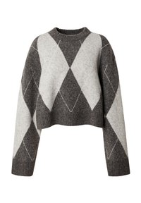 Pull court à motif losanges gris foncé et gris clair avec manches longues et col rond côtelé ainsi que des poignets côtelés.