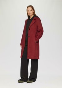 s.Oliver MIT REVERSKRAGEN - Classic coat - rubinrot