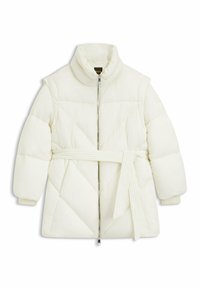 Puffjacka i off-white, med hög krage, diagonalt quiltat mönster, framfack med dragkedja och ett tygbälte i midjan.