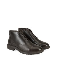 Une paire de bottes en cuir marron foncé à lacets et avec des zips latéraux, présentant un petit talon et une pointe arrondie sur un fond blanc.