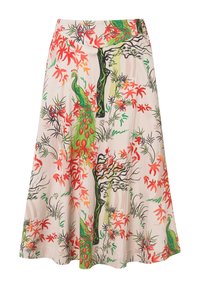 Jupe évasée en tissu rose clair présentant un imprimé vibrant de paon et de fleurs en vert et rouge avec des contours noirs. Design mi-long.