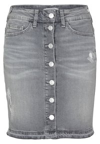 Gonna in denim grigio sbiadito con chiusura a bottoni frontali, cinque tasche, leggero strappo e silhouette aderente.