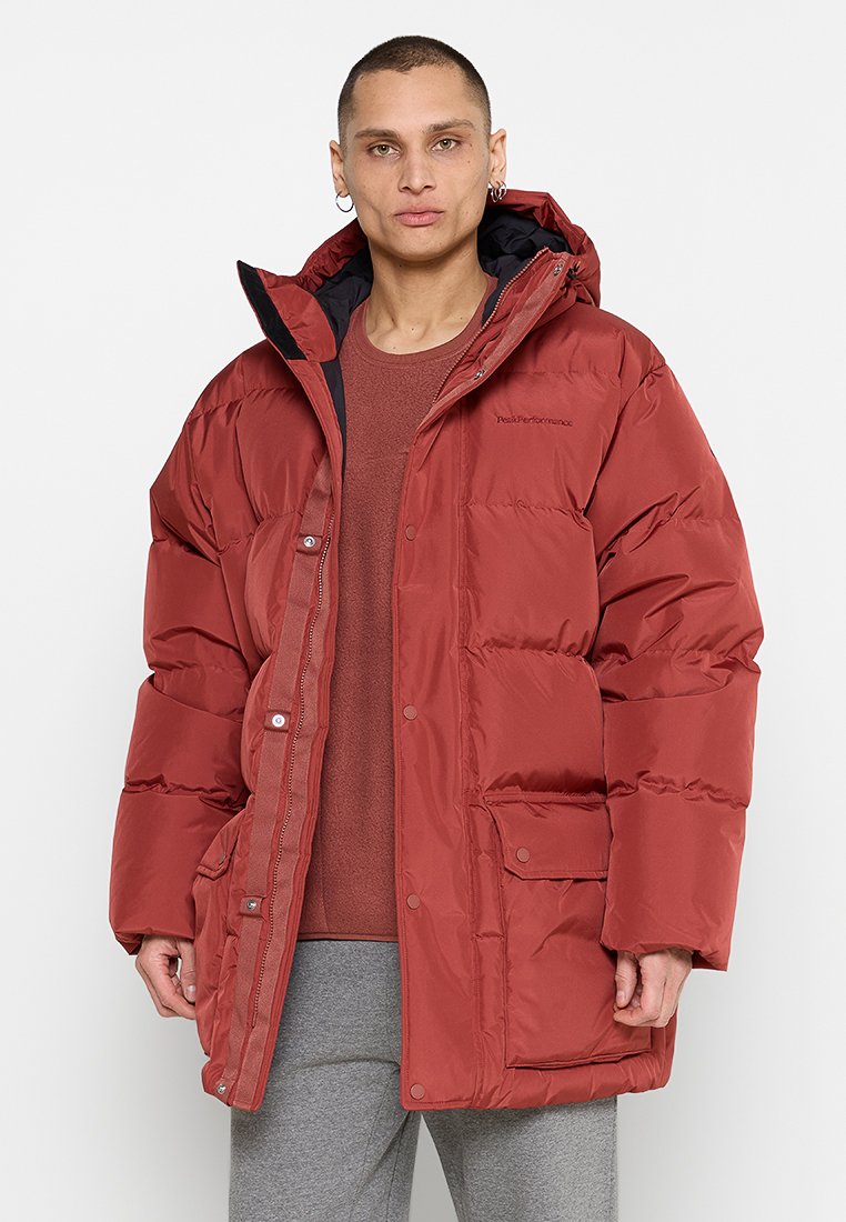 Peak Performance Gewatteerde jas rood