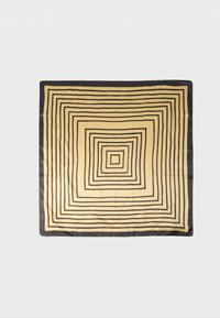 Τετράγωνο μεταξωτό μαντήλι με μπεζ φόντο και μαύρα επαναλαμβανόμενα τετράγωνα που δημιουργούν γεωμετρικό μοτίβο.