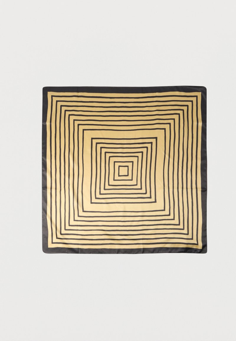 Τετράγωνο μεταξωτό μαντήλι με μπεζ φόντο και μαύρα επαναλαμβανόμενα τετράγωνα που δημιουργούν γεωμετρικό μοτίβο.