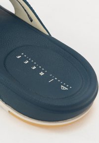 Thumbnail Image 6