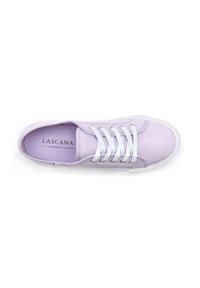 Sneaker in tela viola con suola in gomma bianca, caratterizzato da sei occhielli e lacci bianchi. All'interno mostra il logo del marchio e una soletta testurizzata.