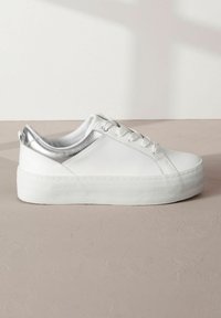 Next SIGNATURE CHUNKY-REGULAR FIT - Tossud - white