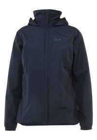 Marinblå vattentät jacka med huva, hel dragkedja framtill, elastiska muddar och logotypdetalj på vänster bröst. Slät tyg, minimalistisk design.