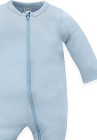 Helles blaues Baby-Overall aus weichem, dehnbarem Stoff. Verfügt über einen Frontreißverschluss und lange Ärmel mit Rundhalsausschnitt.