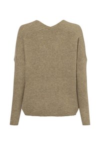 Beżowy sweter dzianinowy z dekoltem w kształcie litery V z tyłu, długimi rękawami, luźnym fasonem i miękką teksturą. Ozdobiony prążkowanym wykończeniem u dołu i na mankietach.
