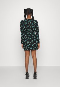 Vero Moda Petite VMBELLA GINNY MINI DRESS - Vestido de dia - black/bella