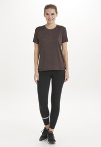 Endurance MAJE - T-shirt till träning - black bean
