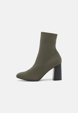 Stiefelette - green