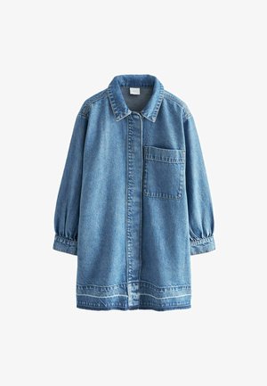 Jachetă din denim albastru deschis, cu guler, închidere cu nasturi, mâneci lungi și umflate, și o buzunare cu petic pe pieptul stâng. Finisaj uzat.