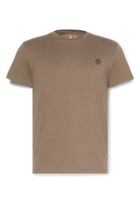 T-shirt a maniche corte di un colore marrone tenue, realizzato in tessuto morbido. Presenta un collo rotondo e un piccolo logo ricamato sul petto.