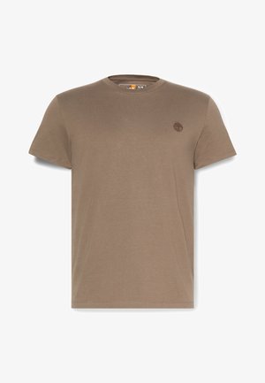 Korte mouw t-shirt in een gedempte bruine kleur, gemaakt van zachte stof. Heeft een ronde halslijn en een klein geborduurd logo op de borst.